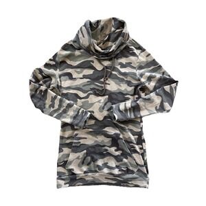 Chelsea DeBoer Sweatshirt Womens Small Camo Pullover Kangaroo‎ Pocket Turtleneck